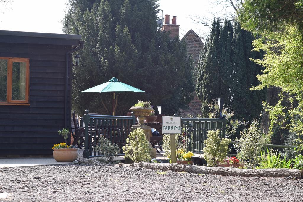 Oakside Lodge Guest House Canterbury Exterior photo
